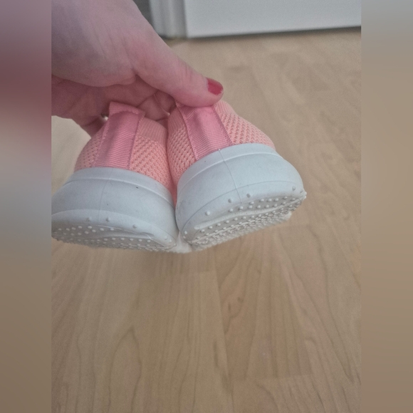 Amazon Toddler girl size 9 slip on or tie pink shoes - Picture 5 of 6